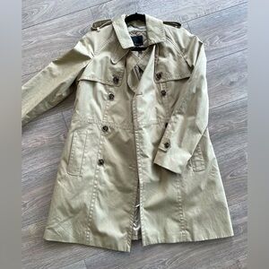 NWOT Banana Republic Trench sz Small  removable liner